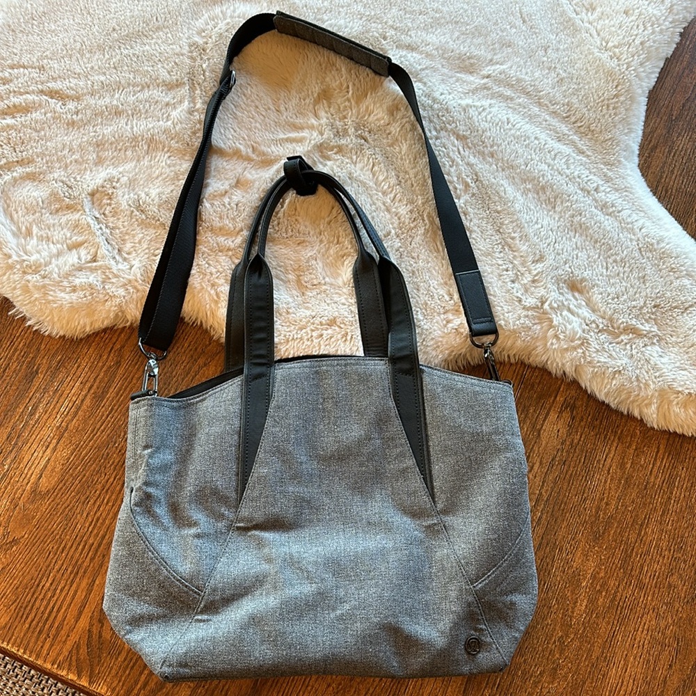lululemon athletica Gray and Black Shoulder Tote